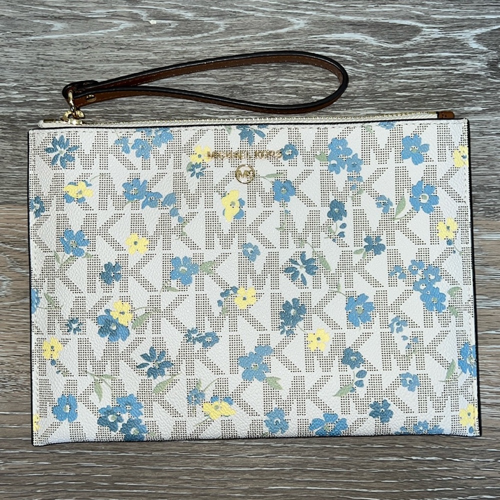 Michael Kors medium wristlet wallet
